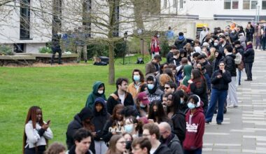 Meningitis B latest: Cases continue to rise as health chiefs confirm national response to ‘explosive’ outbreak