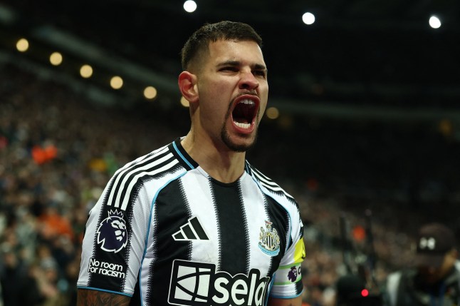 Soccer Football - Premier League - Newcastle United v Crystal Palace - St James' Park, Newcastle, Britain - January 4, 2026 Newcastle United's Bruno Guimaraes celebrates scoring their first goal Action Images via Reuters/Lee Smith EDITORIAL USE ONLY. NO USE WITH UNAUTHORIZED AUDIO, VIDEO, DATA, FIXTURE LISTS, CLUB/LEAGUE LOGOS OR 'LIVE' SERVICES. ONLINE IN-MATCH USE LIMITED TO 120 IMAGES, NO VIDEO EMULATION. NO USE IN BETTING, GAMES OR SINGLE CLUB/LEAGUE/PLAYER PUBLICATIONS. PLEASE CONTACT YOUR ACCOUNT REPRESENTATIVE FOR FURTHER DETAILS..