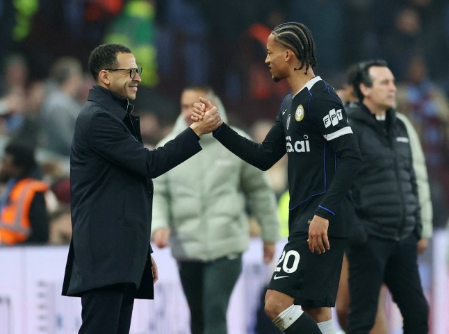 Soccer Football - Premier League - Aston Villa v Chelsea - Villa Park, Birmingham, Britain - March 4, 2026 Chelsea's Joao Pedro shakes hands with manager Liam Rosenior after being substituted Action Images via Reuters/Andrew Boyers EDITORIAL USE ONLY. NO USE WITH UNAUTHORIZED AUDIO, VIDEO, DATA, FIXTURE LISTS, CLUB/LEAGUE LOGOS OR 'LIVE' SERVICES. ONLINE IN-MATCH USE LIMITED TO 120 IMAGES, NO VIDEO EMULATION. NO USE IN BETTING, GAMES OR SINGLE CLUB/LEAGUE/PLAYER PUBLICATIONS. PLEASE CONTACT YOUR ACCOUNT REPRESENTATIVE FOR FURTHER DETAILS..