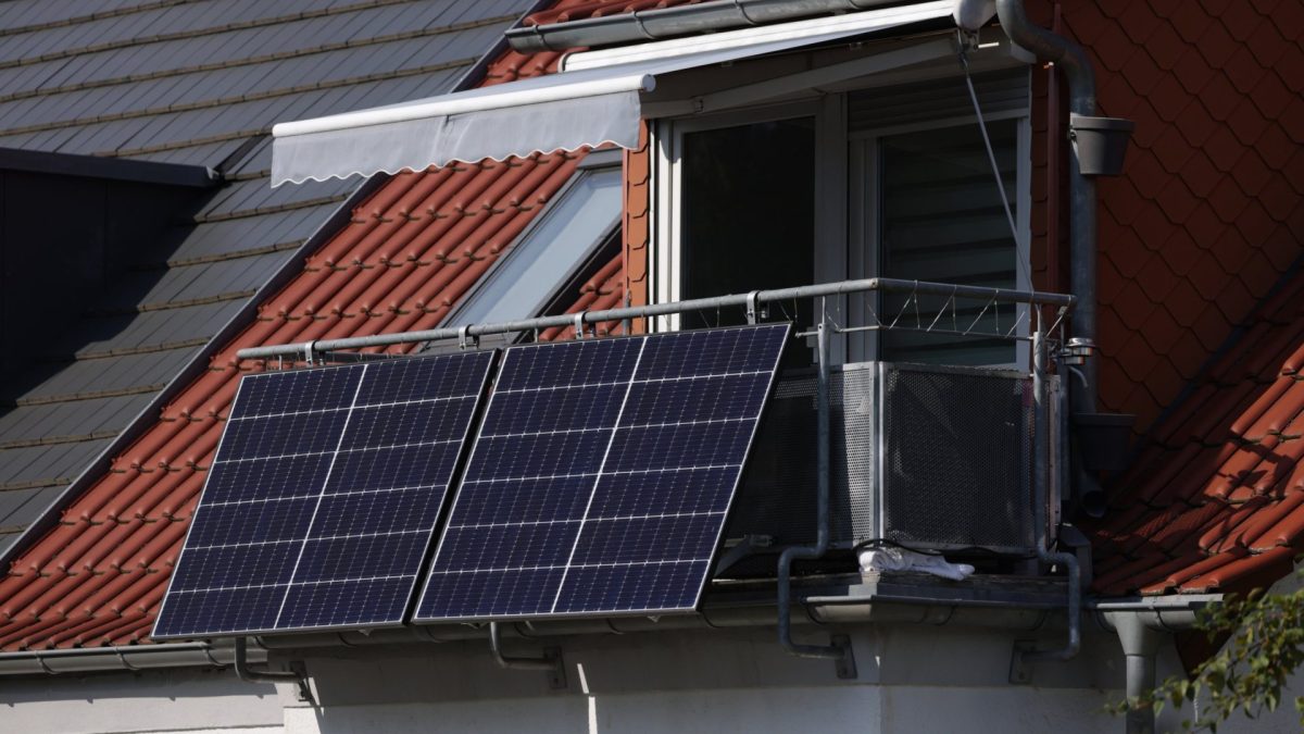 £400 plug-in solar panels on sale at John Lewis and Sainsbury’s ‘within months’