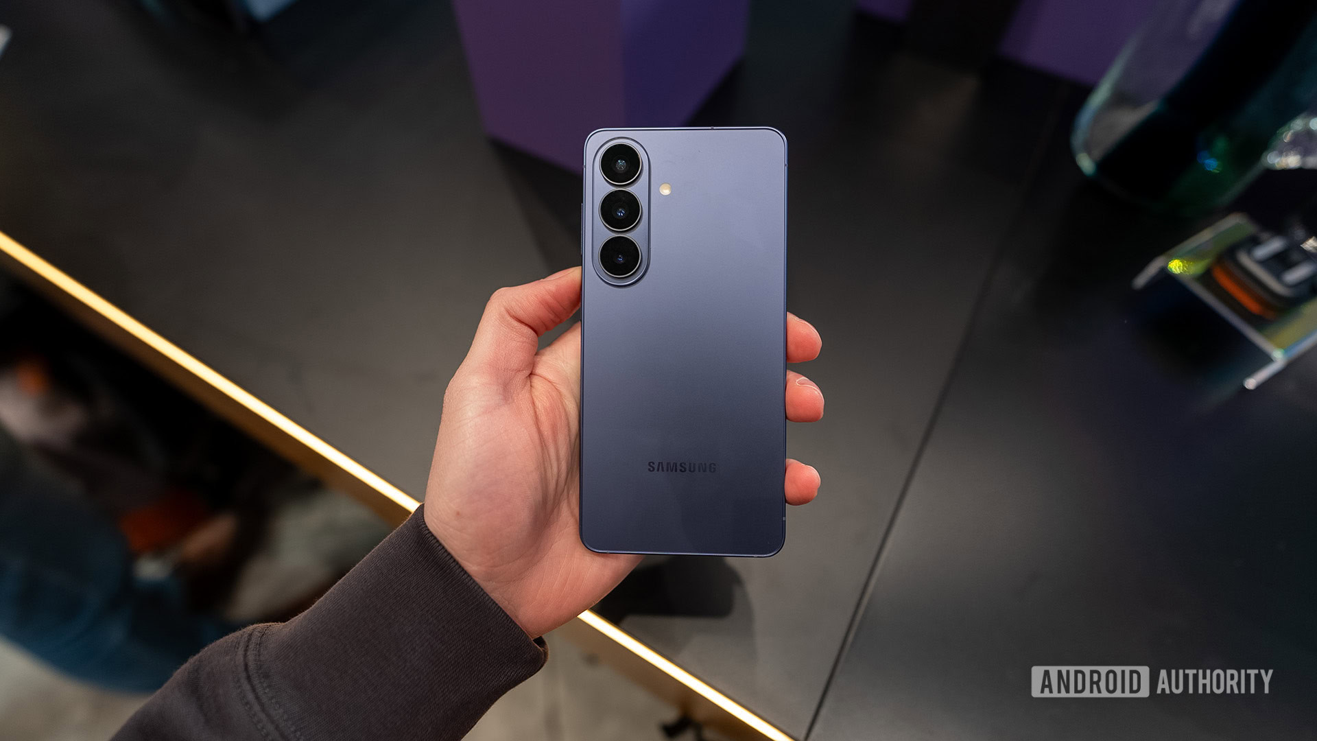 Samsung Galaxy S26 Purple in hand Samsung Galaxy S26 Purple in hand