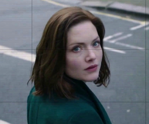 Holliday Grainger says playing DI Rachel Carey in 'The Capture' has made her question world events