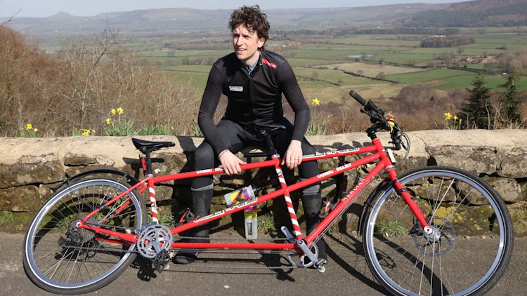 GREG JAMES DIGGING DEEP AS HE URGES THE NATION ‘TO SHOW UP FOR EACH OTHER’ AS LONGEST RIDE FOR RED NOSE DAY REACHES SUNDERLAND