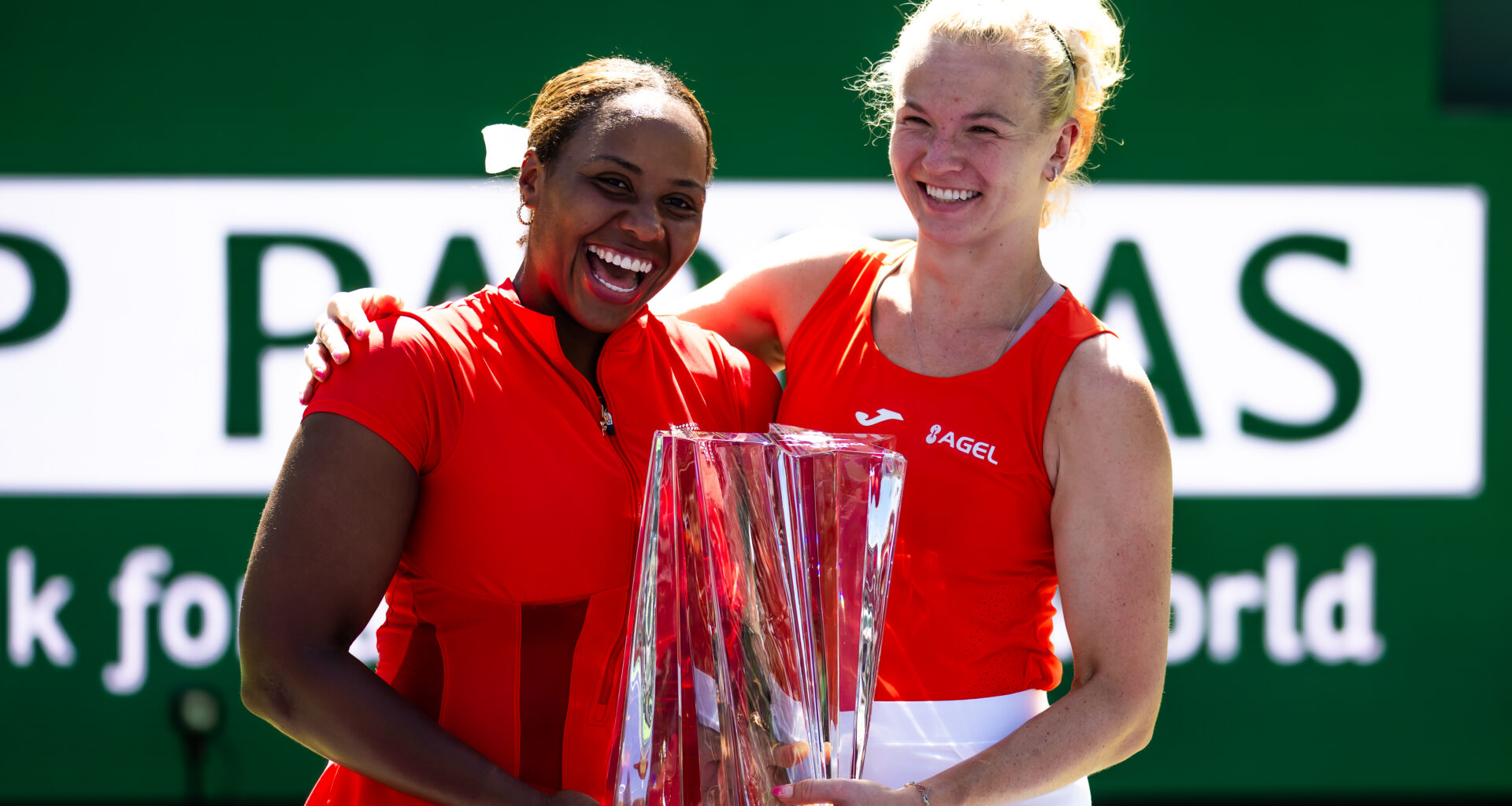 Siniakova and Townsend return to winner's circle with Indian Wells doubles title