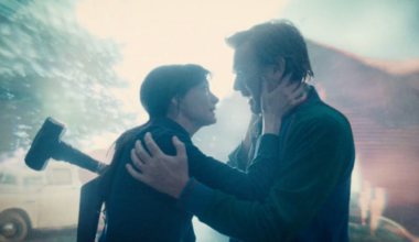 Ewan McGregor & Anne Hathaway Face Dinosaurs In The End Of Oak Street Trailer