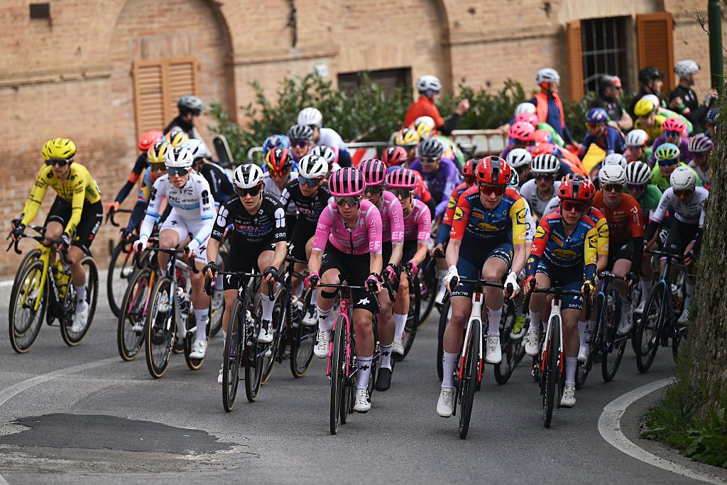 SIENA, ITALY - MARCH 07: (L-R) Demi Vollering of Netherlands, Amber Kraak of Netherlands and Team FDJ United - SUEZ, Henrietta Christie of New Zealand and Team EF Education-Oatly and Riejanne Markus of Netherlands and Team Lidl - Trek compete during to the 12th Strade Bianche Donne 2026 a 133km one day race from Siena to Siena / #UCIWWT / on March 07, 2026 in Siena, Italy. (Photo by Luc Claessen/Getty Images)
