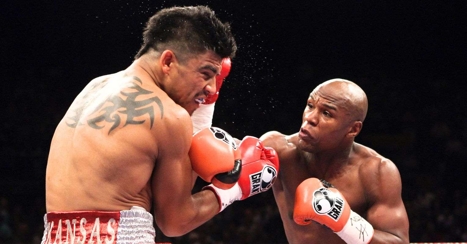 Ex champion infamously KO’d by Mayweather announces fighting return after 4 years out