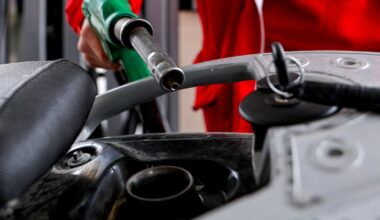 ESRI warns inflation will rise to 3.2% while criticising Government measures – The Irish Times