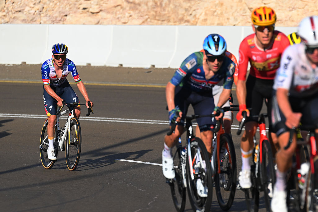 Remco Evenepoel getting dropped during the 2026 UAE Tour
