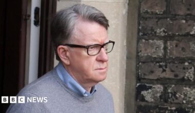 Starmer was warned of 'reputational risk' over Mandelson's links with Epstein, files show