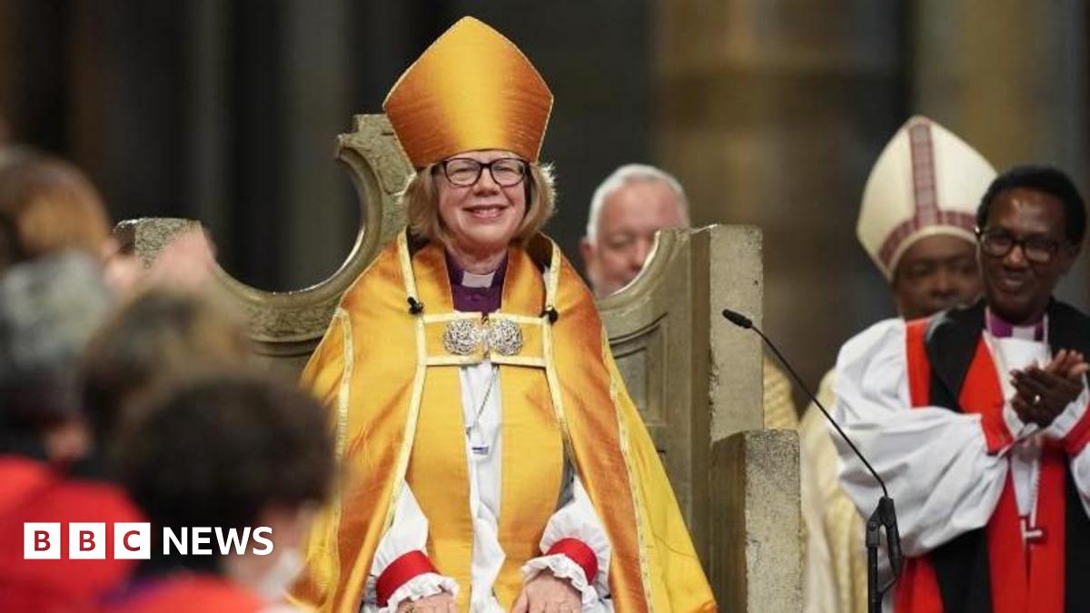 Dame Sarah Mullally installed as archbishop with William and Catherine among guests - live updates