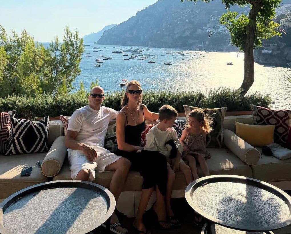 Rosie Huntington-Whitely and Jason Statham with their two kids