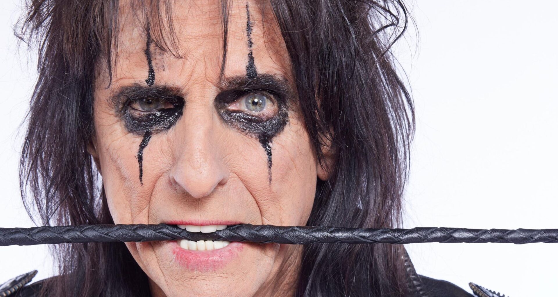 Alice Cooper announces "definitive autobiography" 'Devil On My Shoulder' with UK Q&A book tour