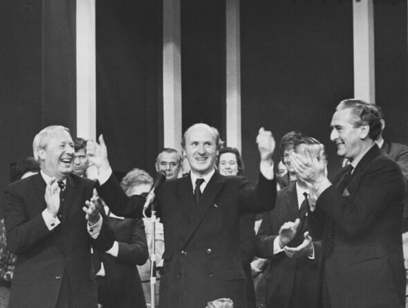 Edward Heath applauds Another Barber at conference