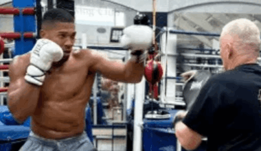 Anthony Joshua has emotional reunion with old coach Sean Murphy as British fighter returns to first ever gym boxing gym