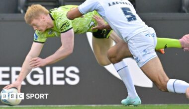Zach Eckersley touches down in the right corner to score the first of his two tries and open the scoring for Wigan at Toulouse.