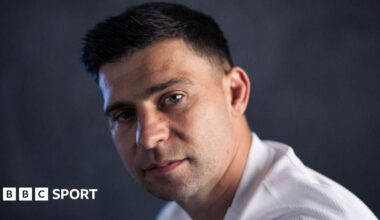 Ben Youngs scoring a try for England