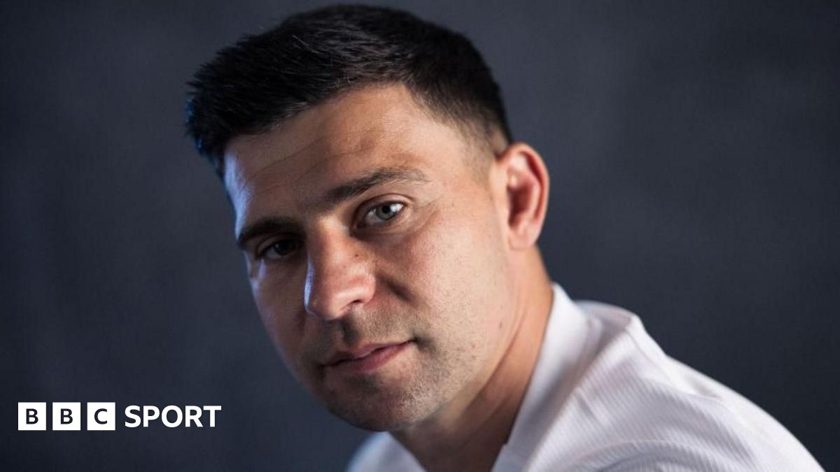 Ben Youngs scoring a try for England