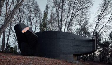 House for the Poem of the Right Angle