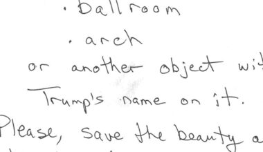 Thousands of angry comments flood White House ballroom review