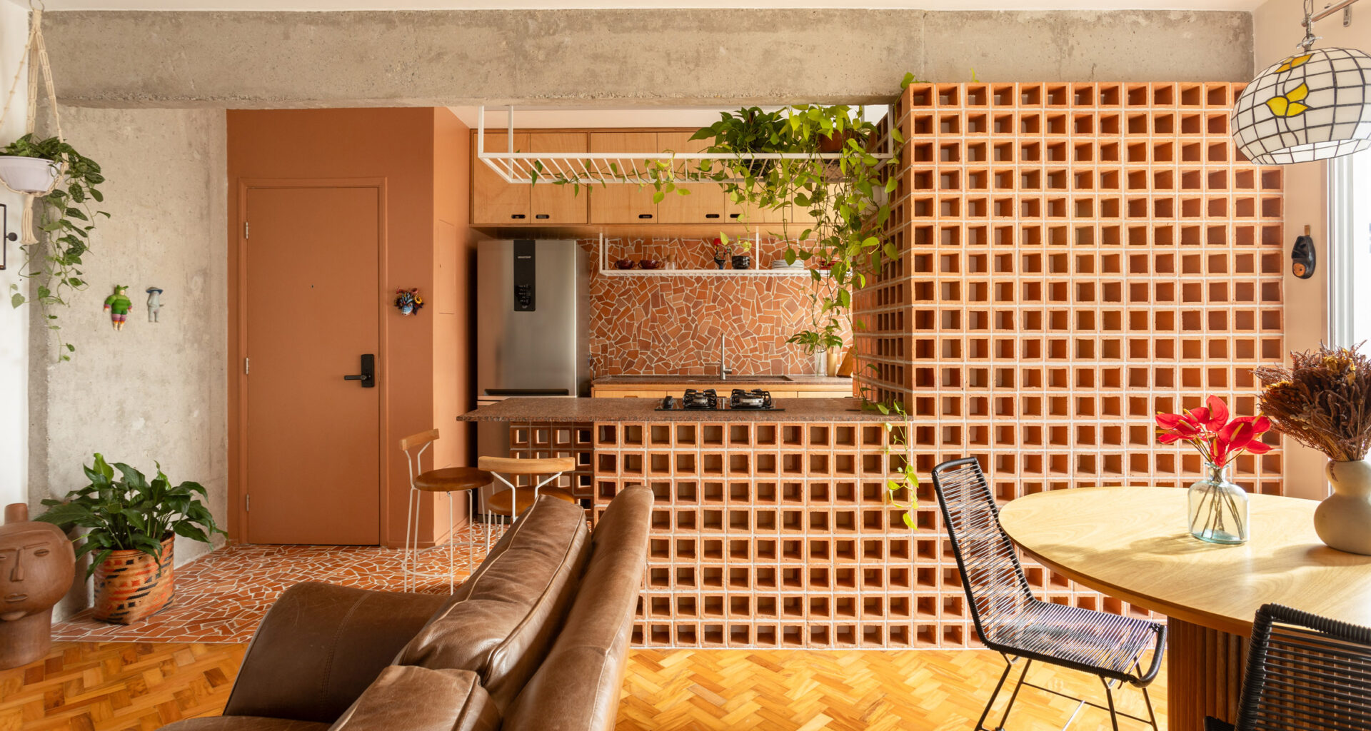 Caquinhos Apartment by COTA760 Arquitetura