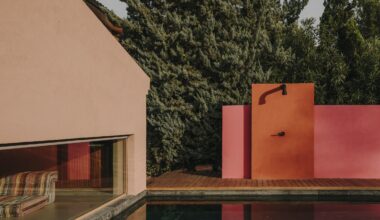 Holzrausch references Luis Barragán in Mallorcan holiday home