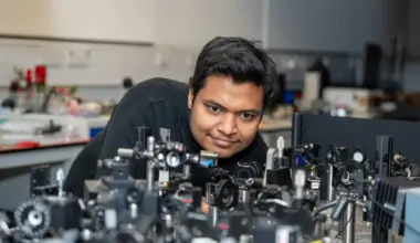 Cambridge scientists capture electrons leaping across solar materials in 18 femtoseconds