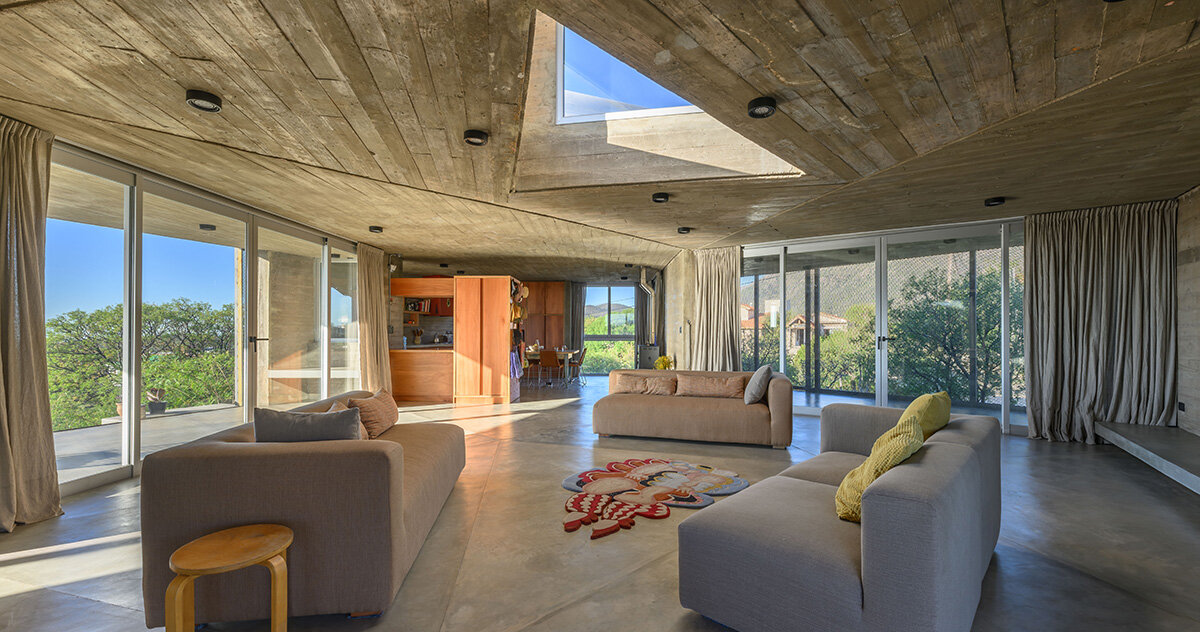 cristián nanzer cuts skylights into 'casa cosmos' for a triangulated view of the stars