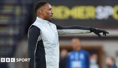 Jermain Defoe in Rangers coaching gear, pointing