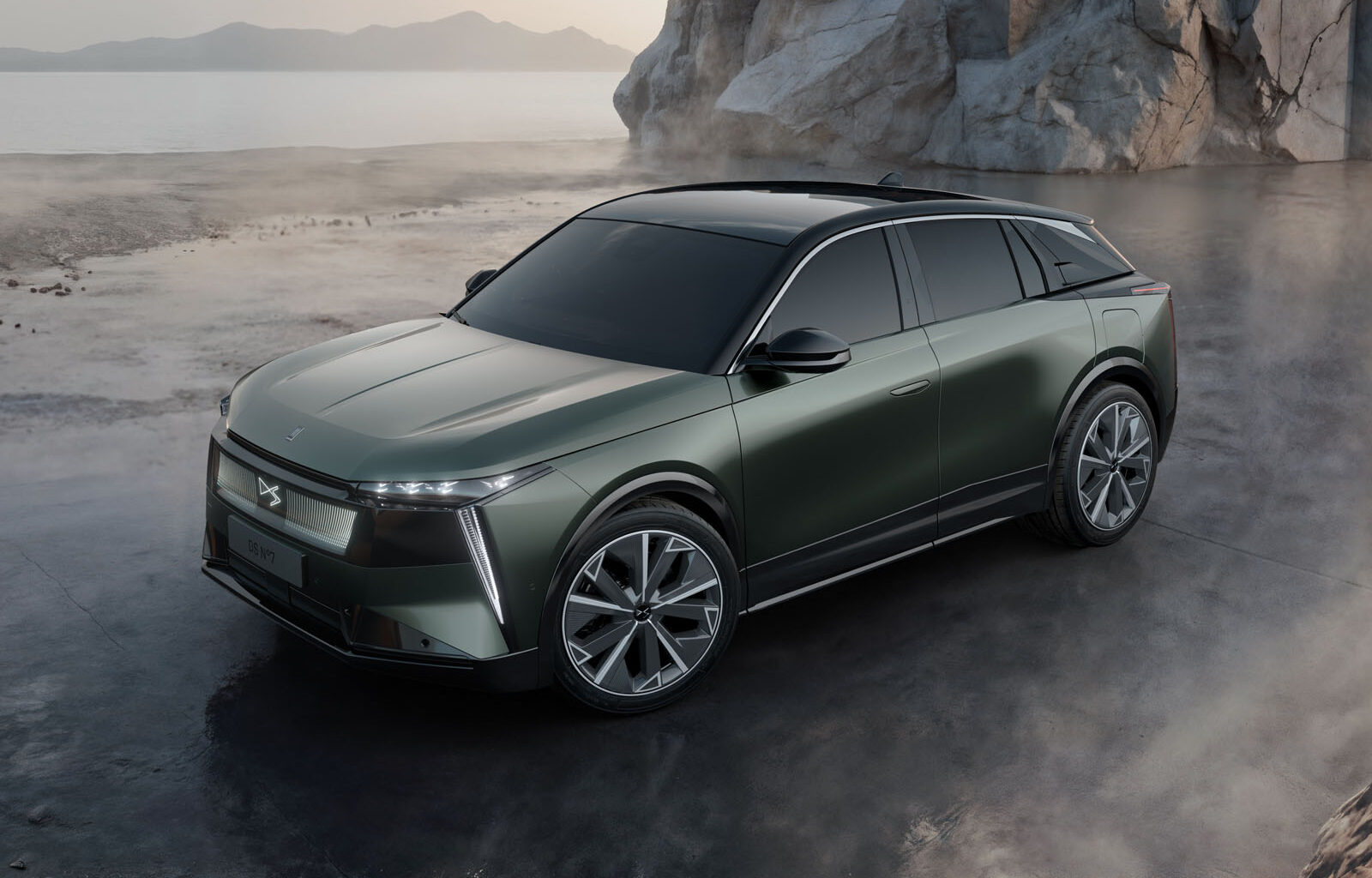 New DS No7 SUV revealed with choice of petrol or 460-mile EV