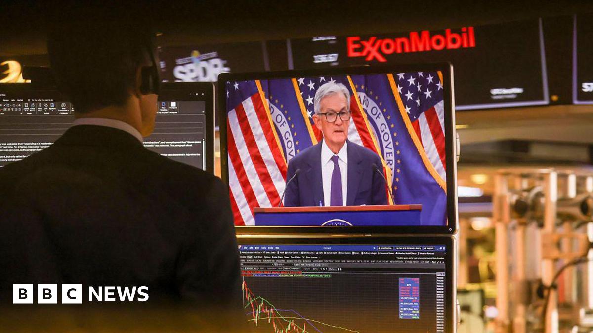 A livestream shows Jerome Powell, chairman of the US Federal Reserve, speaking after a Federal Open Market Committee (FOMC) meeting on the floor of the New York Stock Exchange (NYSE) in New York, US, on Wednesday, Jan. 28, 2026.