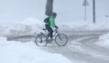 Scandinavians cycle to work even on snowy days, here’s why that makes sense