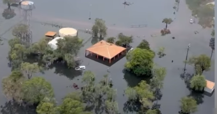 Police warn of crocodiles "absolutely everywhere" after Australia floods