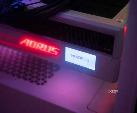 Screen on Gigabyte RTX 5090 showing 