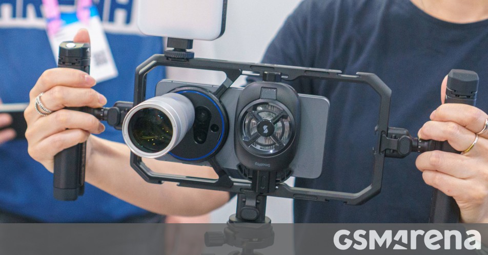 vivo X300 Ultra 400mm and 200mm teleconverter lenses, video cage hands-on