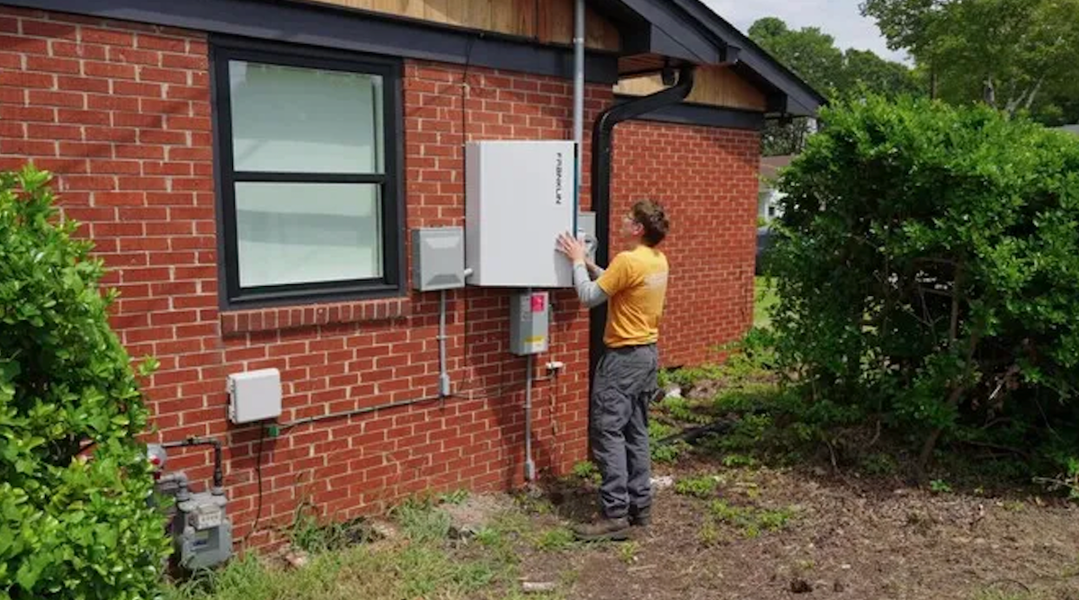 As Fossil Fuel Costs Rise, Renewable Energy And Storage Shine