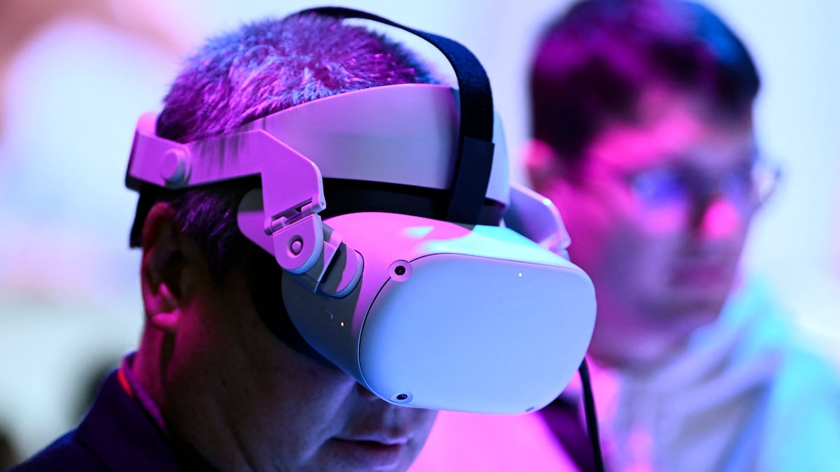 Meta Does a 180 on Horizon Worlds Shutdown - cheddar.com