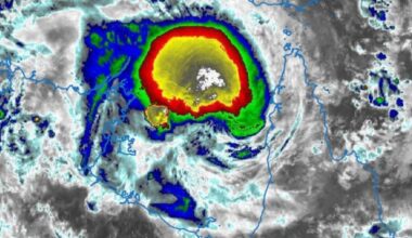 Narelle set to cross the NT coast as a severe tropical cyclone