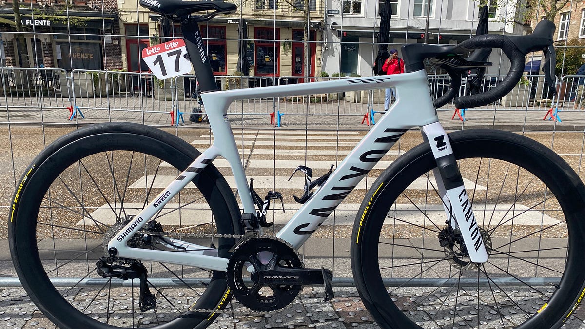 A new Canyon spotted in the WorldTour peloton ⚙️