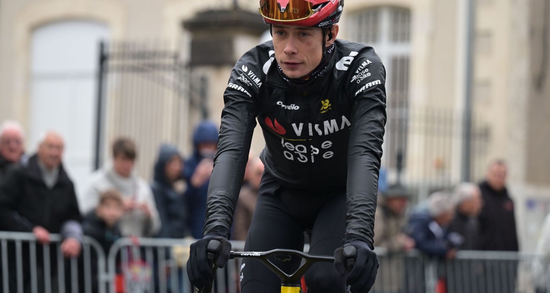 Paris-Nice: Jonas Vingegaard climbs into race lead with massive effort on stage 4 marked by high-speed turmoil and grueling weather conditions