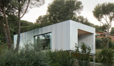 Coastal home in Barcelona perched on steel supports