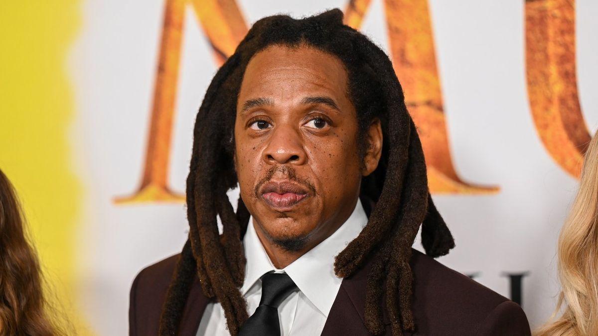 Jay-Z originally used an umlaut (Roc-A-Fella/Priority)