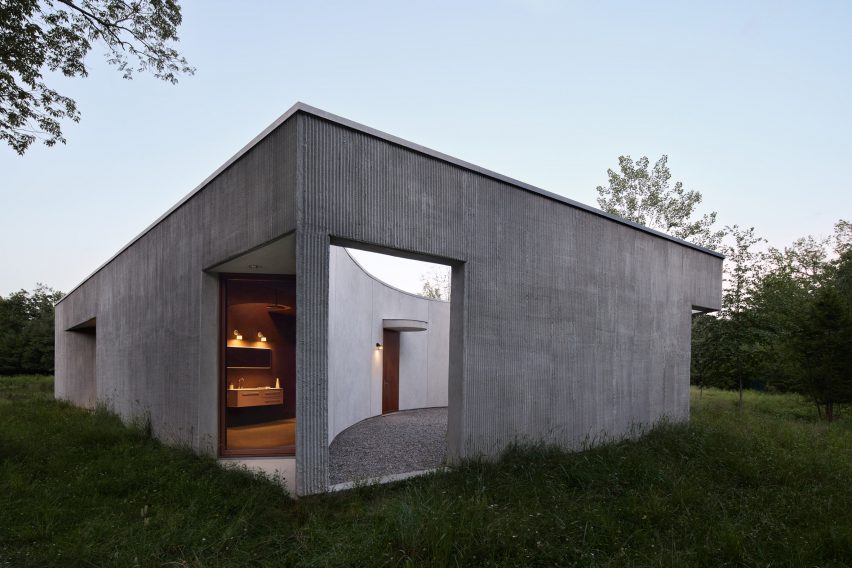 Stucco entryway to guesthouse