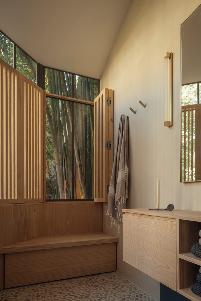 Lisbon townhouse by McLean Quinlan