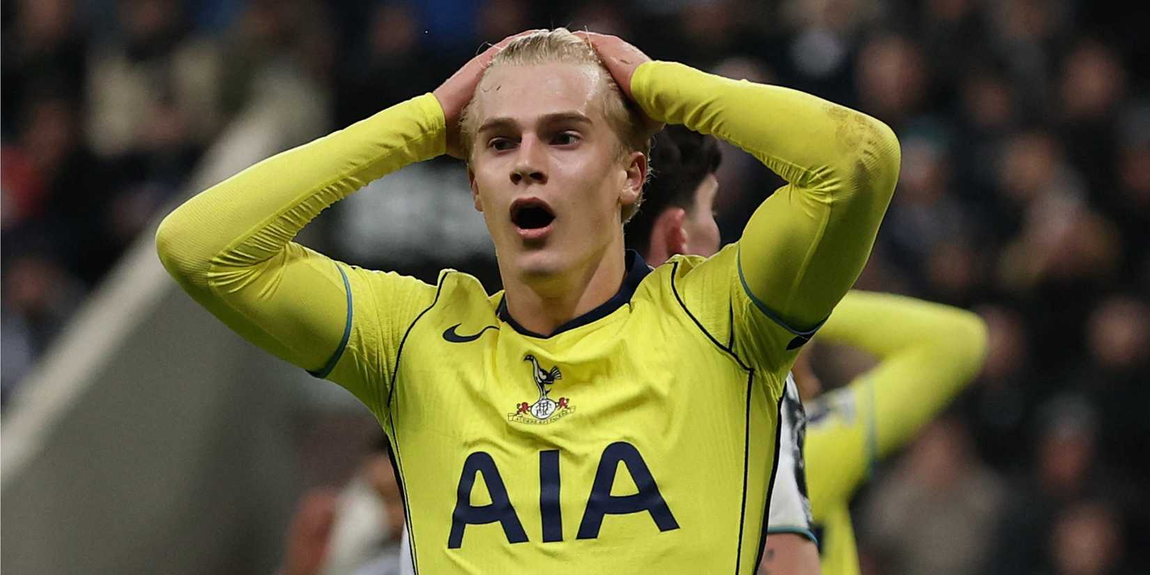 Lucas Bergvall in action for Tottenham against Newcastle in the Premier League