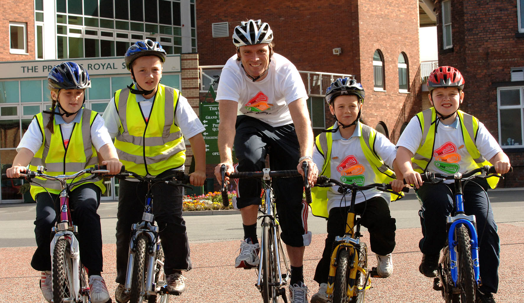 £108m active travel boost to “change how people move every day” and bring “healthier lives and lower costs” says Chris Boardman - Cycling News | Bike Reviews