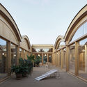 © Del Río Baní Nursery School in Muro / BOS Arquitectes - Exterior Photography, Arch, Arcade, Column