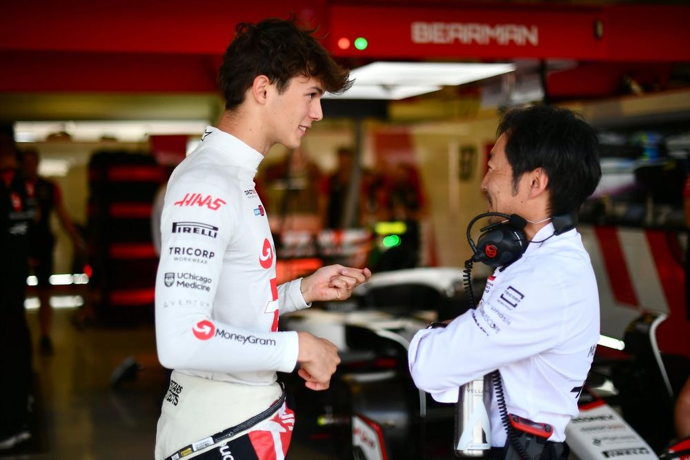 Oliver Bearman, Haas F1 Team, Ayao Komatsu, Haas F1 Team