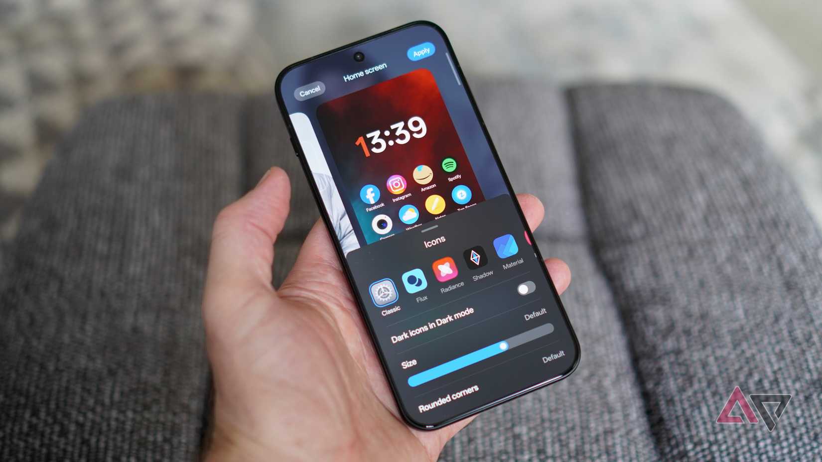 Icon customization on the OnePlus 15