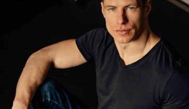 Reflecting on Oversexed Characters in Television Comedies